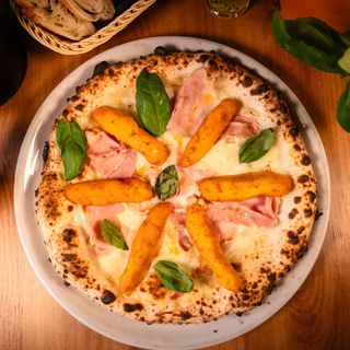 Pizza Provola e Crocche