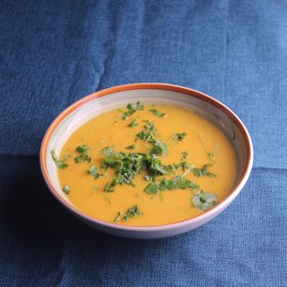 Sopa de Abóbora com Coentros