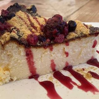 Tarta de Queso Casera con Frutos Rojos