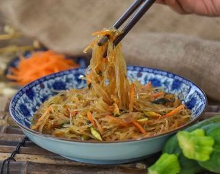 Spaghetti di soia con verdura 菜粉丝 - porzione grande