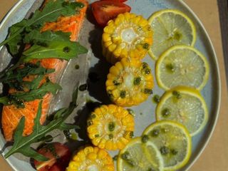 Філе з сьомги з овочами (300g)