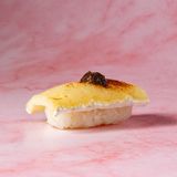 Nigiri Brie Flambeado con Trufa (2 uds)
