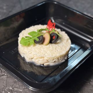 Śledzik w śmietanie z cebulką i jabłkiem
