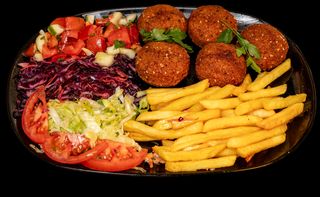 Falafel - danie na talerzu