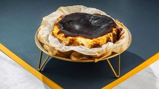 ბასკური ჩიზქეიქი (მთლიანი)