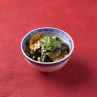 Битые огурцы, кинза, орехи