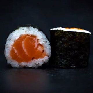 29. Maki De Salmón (8 Uds.)