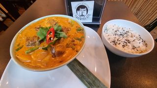 RED CURRY Z WOŁOWINĄ