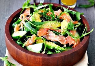 Salata cu somon fumme