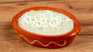 Kačamak sa sirom i kajmakom