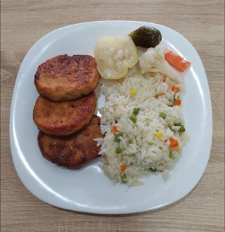 KOMPLET OBROK - Pljeskavica od pastrmke