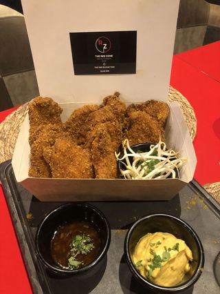 12 TENDER DE POLLO FRESCOS  y 2 salsas incluidas