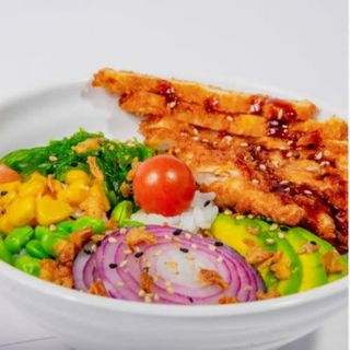 Poke Pollo rebozado japonesa 