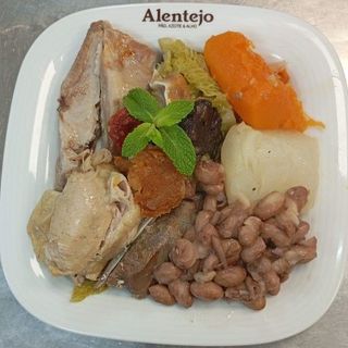 Cozido à Alentejana