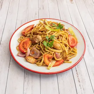 Tallarin saltado