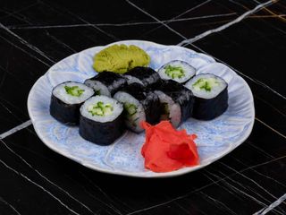 Макі огірок (120г)