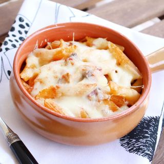 PENNE CU PUI SI CIUPERCI LA CUPTOR