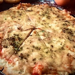 Pizza Four Cheese (26 Cm.)