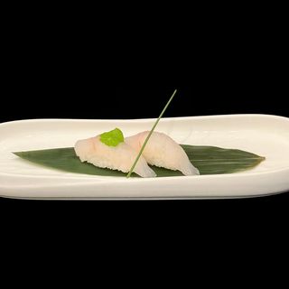 M023 Nigiri branzino