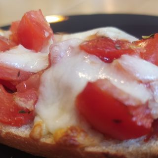 Zapiekanka Margheritta