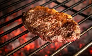 Bife Grelhado com Batata Frita e Arroz