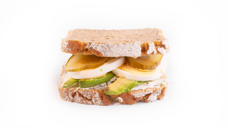 Kromka żytnia jajko awokado