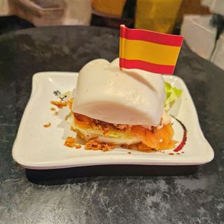 Bun Bao De Salmón Con Salsa Kimchi (2 Ud.)