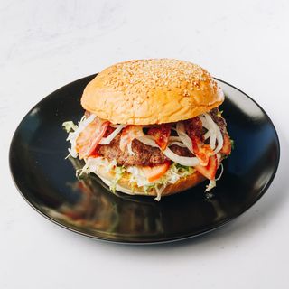 Hamburger sa slaninom