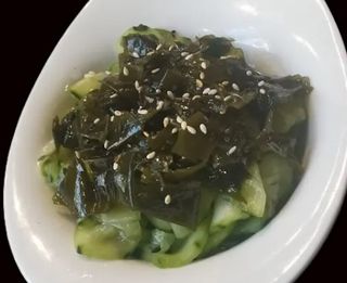 Ensalada De Pepino Y Algas De Kelpo