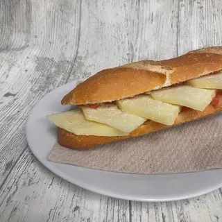 Bocadillo de Queso Curado de Oveja