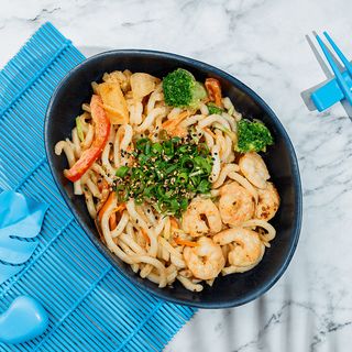 Wok udon cu creveti in sos Sweet Hoisin