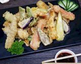 Tempura de langostino y vegetales (12 uds.)