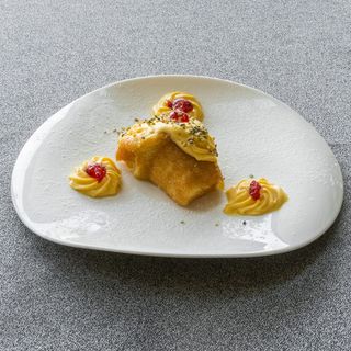 Babà al rum e crema chantilly