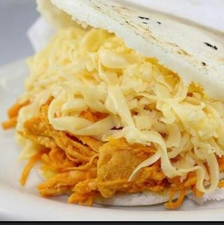 Arepa de pollo (Catira)