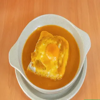 Francesinha de frango