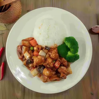 Arroz Cubierto Con Pollo 鸡肉盖饭