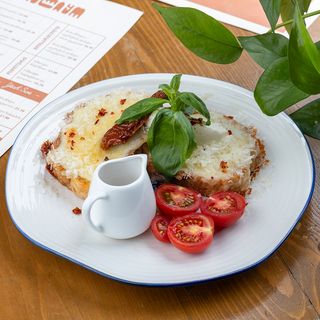 ყიყლიყო სამი ყველით