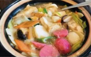 Tofu con 8 delizie in pentola terracotta