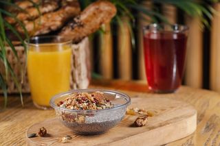 ჩიას პუდინგი გრანოლათი და ნუშით