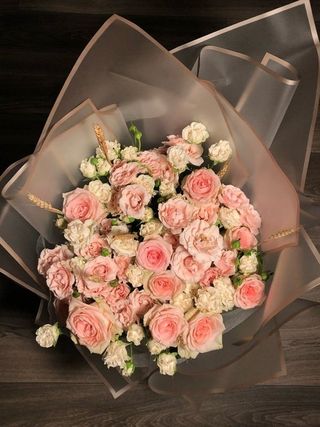  ვარდისფერი სფრეი ვარდები