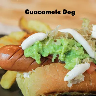 Guacamole dog + Patatas fritas.