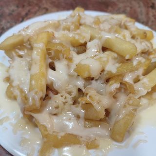 Patatas Con Extra De Queso (1/2 Ración)