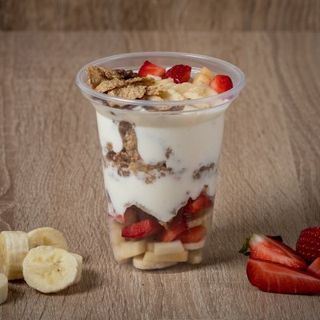 Fruit yoghurt breakfast
