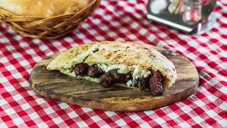 Sarajevski ćevapi na kajmaku 5 komada