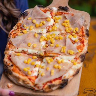 Pinsa Prosciutto mais