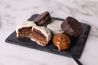 Alfajor de chocolate blanco