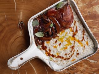 Качина ніжка конфі з пастою орзо трюфельним маскарпоне та грибами (500g)