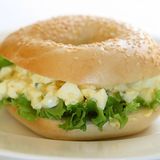 Bagel Ensalada De Huevo