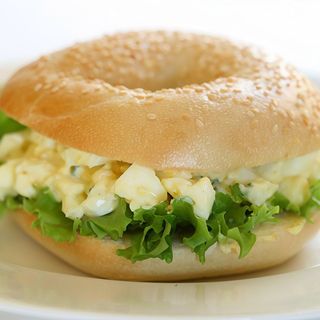Bagel Ensalada De Huevo