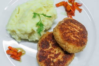 Riblji kotlet od lososa i pire krompir